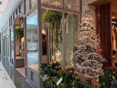 Retail window installation using custom formed decorative elements