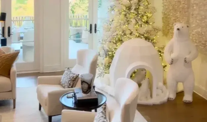 Custom Foam Igloo for a Winter-Themed Event | 865FabLab